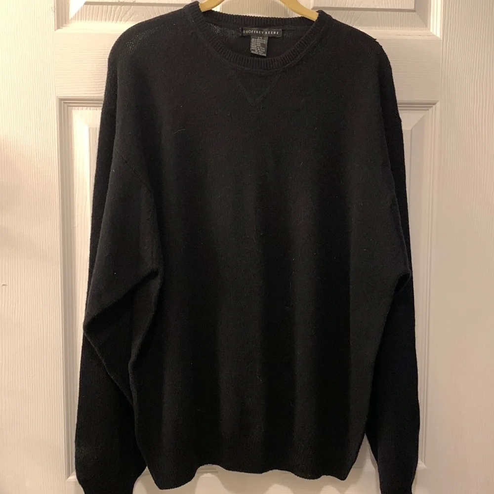 GEOFFREY BEENE BLACK SWEATER:CREW NECK SZ L : 65% CASHMERE 35% WOOL - Picture 1 of 4